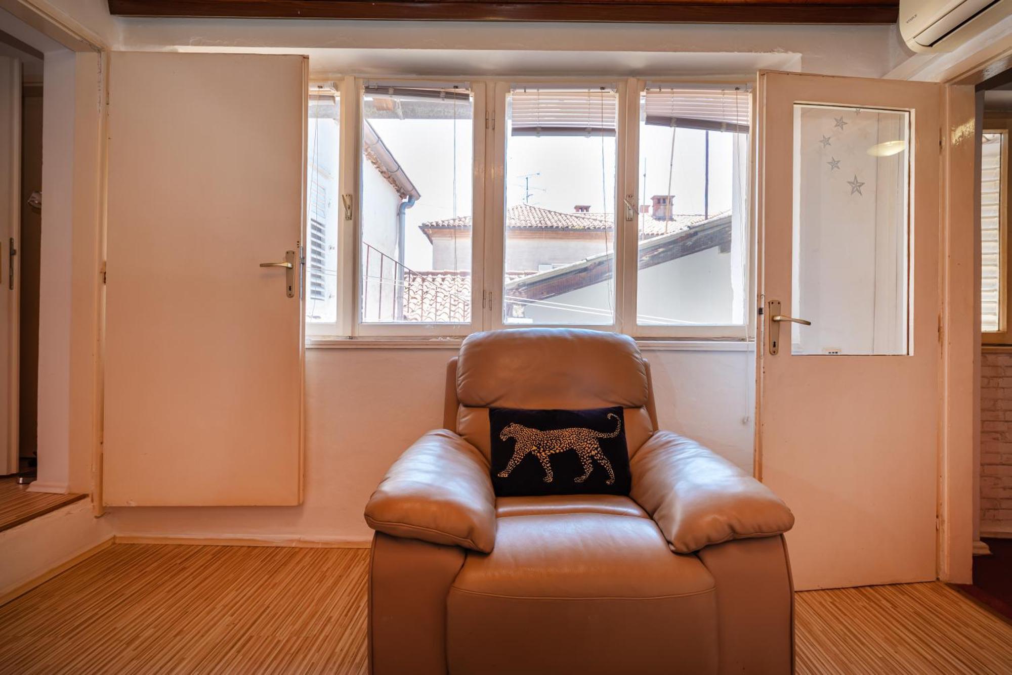 Apartament Timeless Antique Old Town With Terrace Zadar Zewnętrze zdjęcie